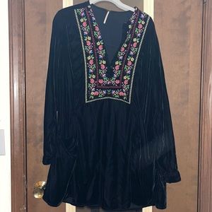 Free people black velvet embroidered mini dress size medium